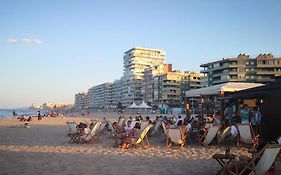 Cozy Apartment Close To The Beach In Beatiful Area